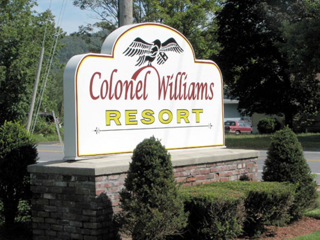 Colonel Williams Resort And Suites Lake George Exterior photo